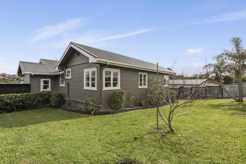 86 Colwill Road, Massey, Auckland - Carousel 1
