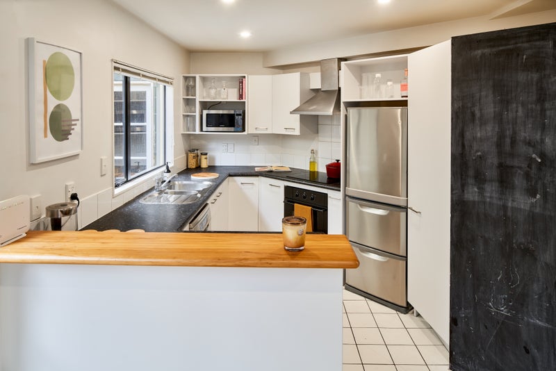 408A Broadway, Miramar, Wellington - Carousel 2