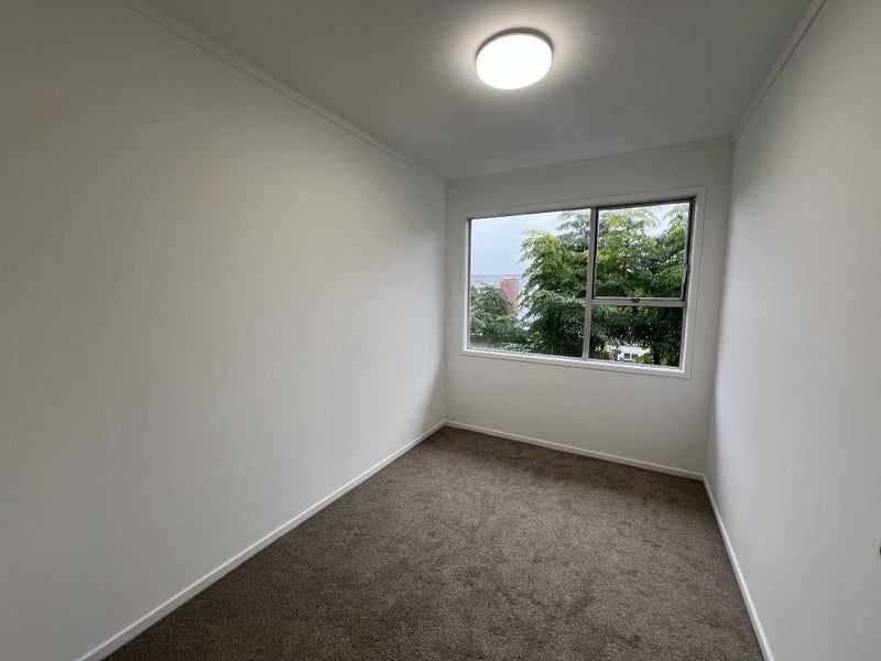 8/7 Kingsway Avenue, Sandringham, Auckland - Carousel 2