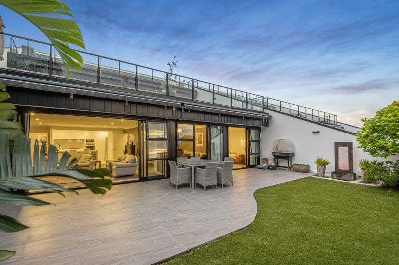 1/45 Bay Road, St Heliers, Auckland - Carousel 1