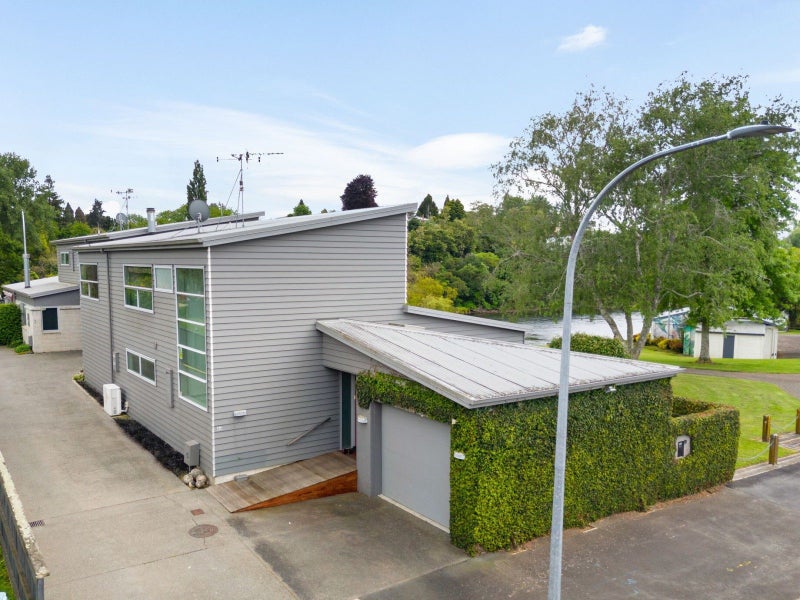 2A Jellicoe Drive, Hamilton East, Hamilton - Carousel 2