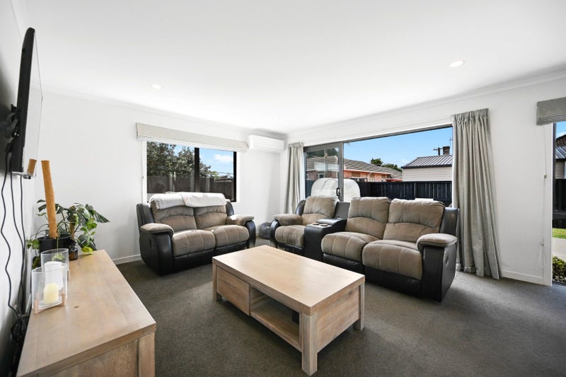 21A Garnett Avenue, Forest Lake, Hamilton - Carousel 2