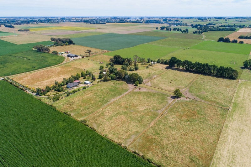 176 Colemans Road, Marton - Carousel 2