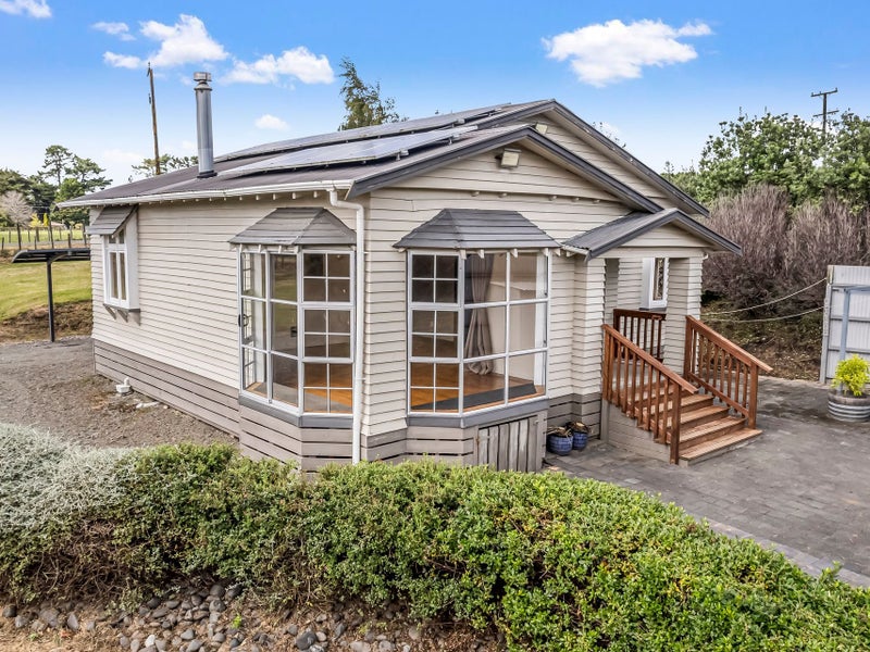 16 Mount Biggs Road, Halcombe, Halcombe - Carousel 2