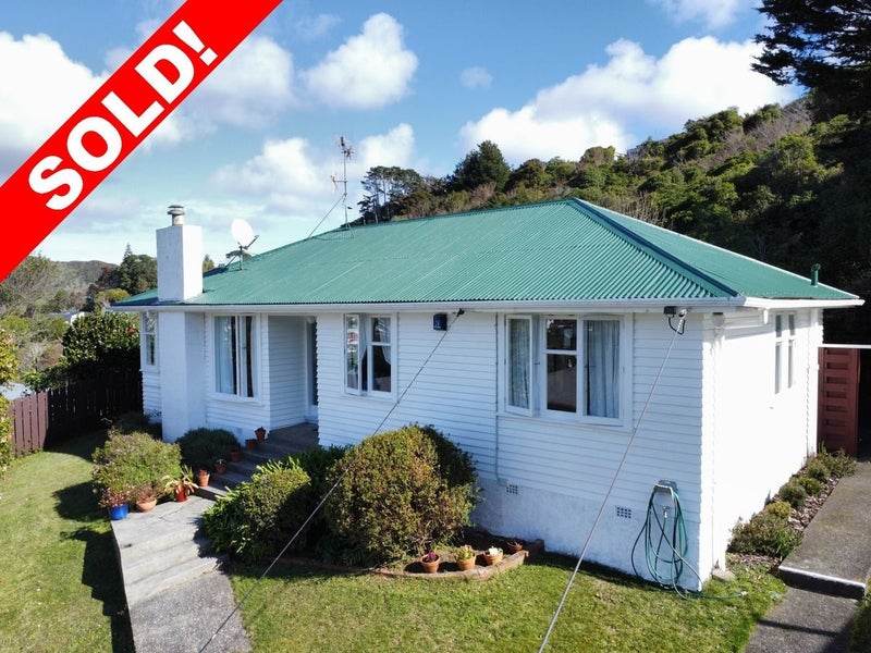 61 Cornford Street, Karori, Wellington - Carousel 1
