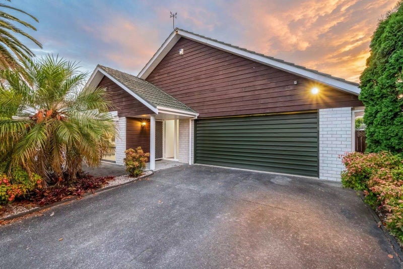 2B West Fairway, Golflands, Manukau - Carousel 1