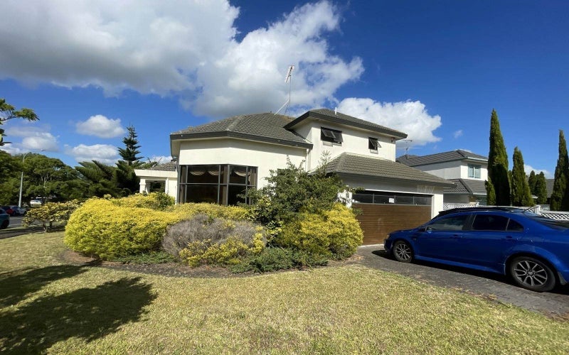 8 Norman Lesser Drive, Saint Johns, Auckland - Carousel 2