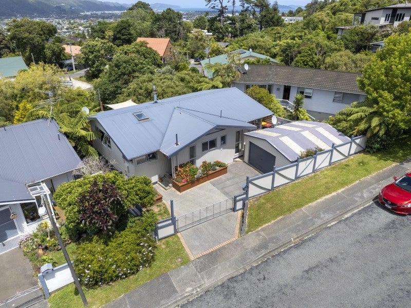 7 Gainsborough Grove, Belmont, Lower Hutt - Carousel 1
