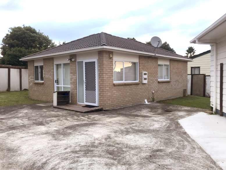 6 Tyndrum Place, Highland Park, Auckland - Carousel 1