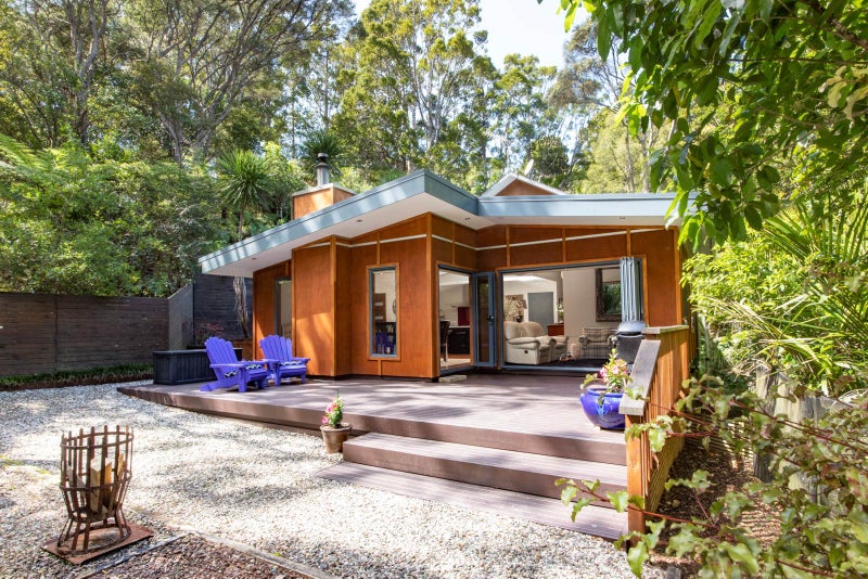 65 Kauri Point Road, Laingholm, Auckland - Carousel 1