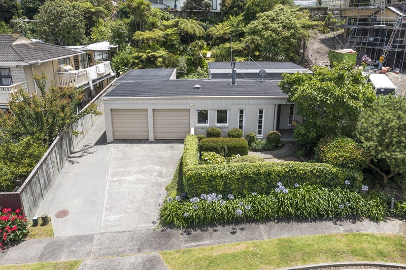 42 Chatswood Grove, Chatswood, Auckland - Carousel 2