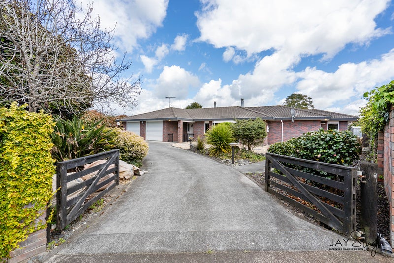 14 North Road, Papakura - Carousel 1