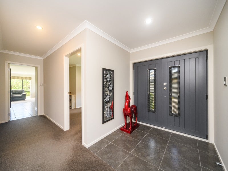 48 Rosalie Terrace, Kelvin Grove, Palmerston North - Carousel 2