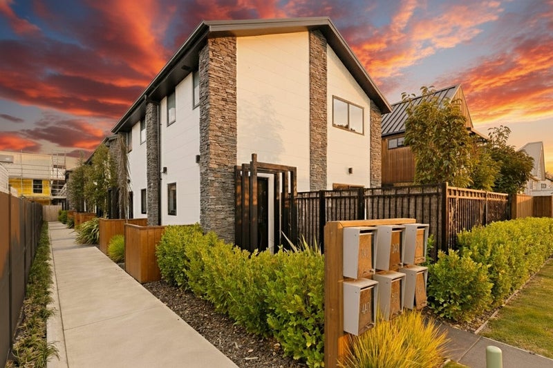 2/41 Gracefield Avenue, Christchurch Central, Christchurch - Carousel 1