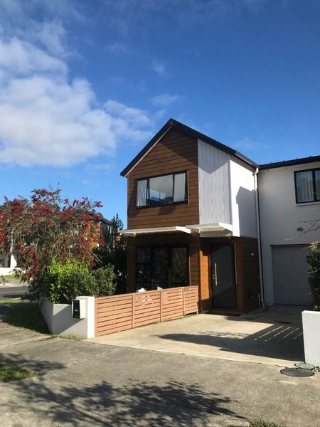 1 Seafarer Crescent, Stanmore Bay, Whangaparaoa - Carousel 1