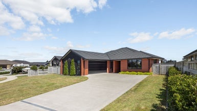 7 Hyatt Close, Leamington, Cambridge - Carousel 1