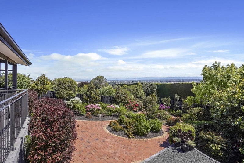 11 Hilltop Lane, Mount Pleasant, Christchurch - Carousel 2