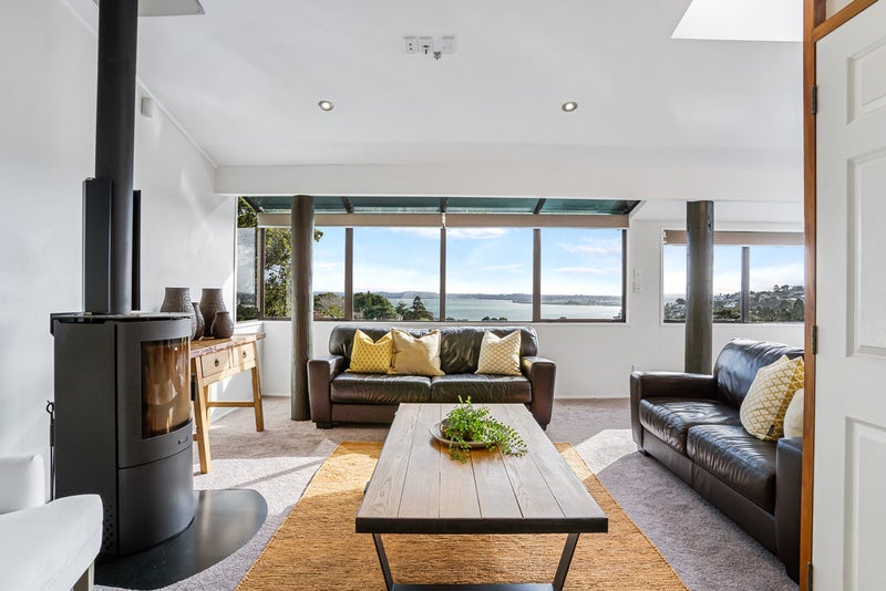 7 Odin Place, Beach Haven, Auckland - Carousel 2
