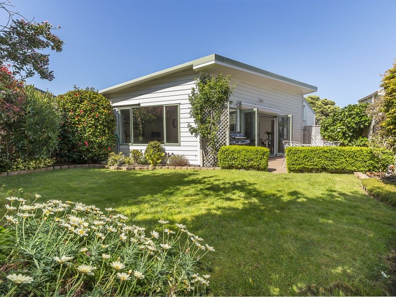 106A Tauhinu Road, Miramar, Wellington - Carousel 1
