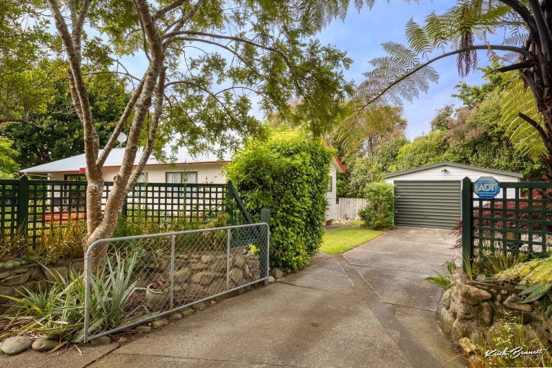 44A Larchmont Grove, Totara Park, Upper Hutt - Carousel 18