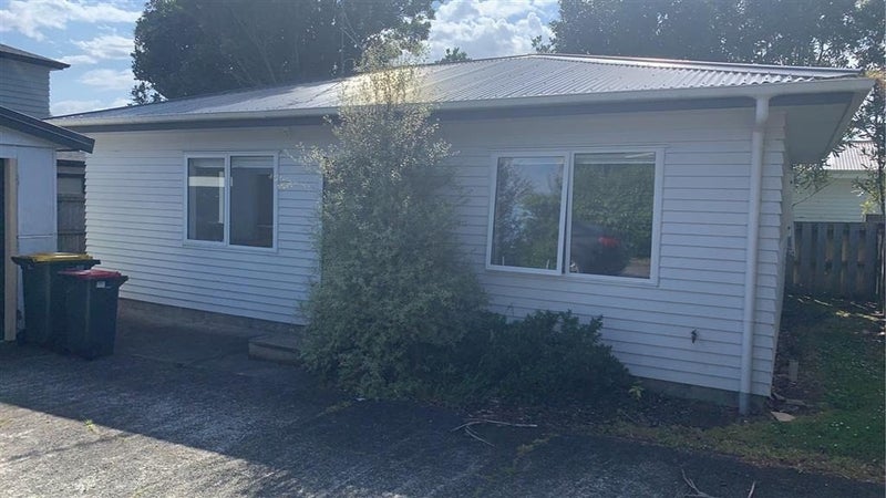 16 Evans Road, Weymouth, Auckland - Carousel 2