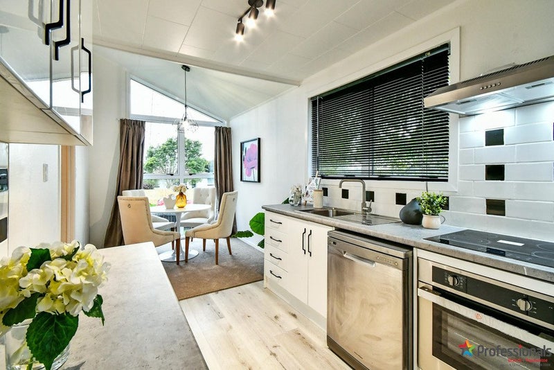 3 Serrano Place, Clover Park, Auckland - Carousel 2