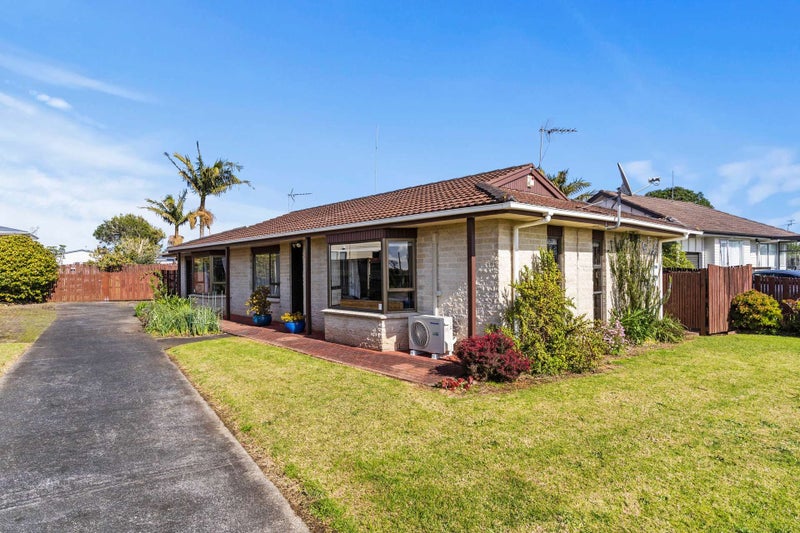 30 Gibbons Road, Weymouth, Auckland - Carousel 1