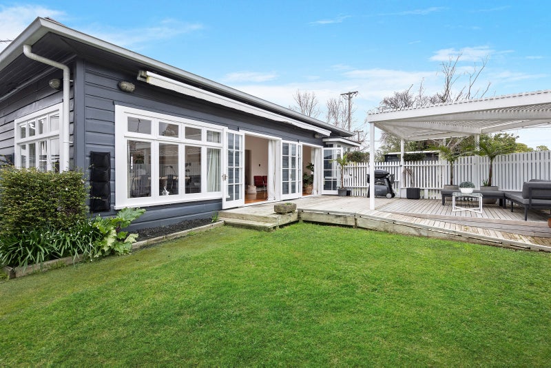 47 View Road, Mount Eden, Auckland - Carousel 1