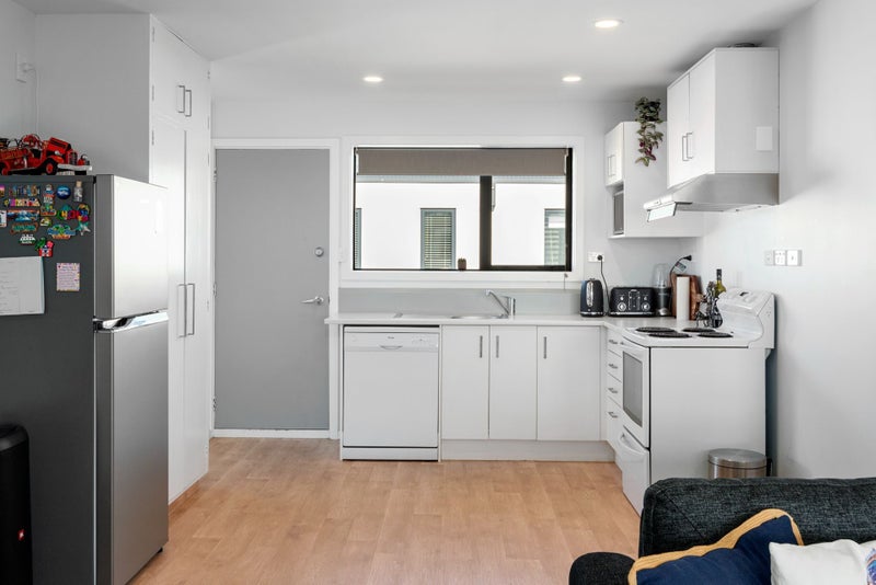 5/11 Winchester Street, Merivale, Christchurch - Carousel 2