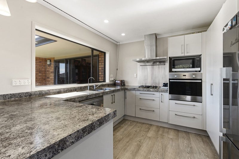 5D James Drive, Bell Block, New Plymouth - Carousel 2
