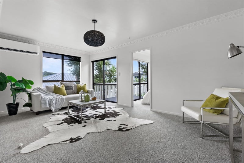 15A Correa Court, Goodwood Heights, Auckland - Carousel 1