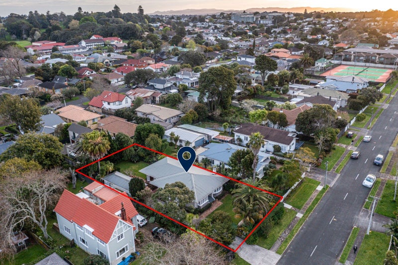 4 Fernleigh Avenue, Royal Oak, Auckland - Carousel 1