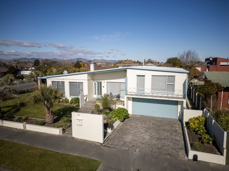 7 Rosedale Place, Avonhead, Christchurch - Carousel 1