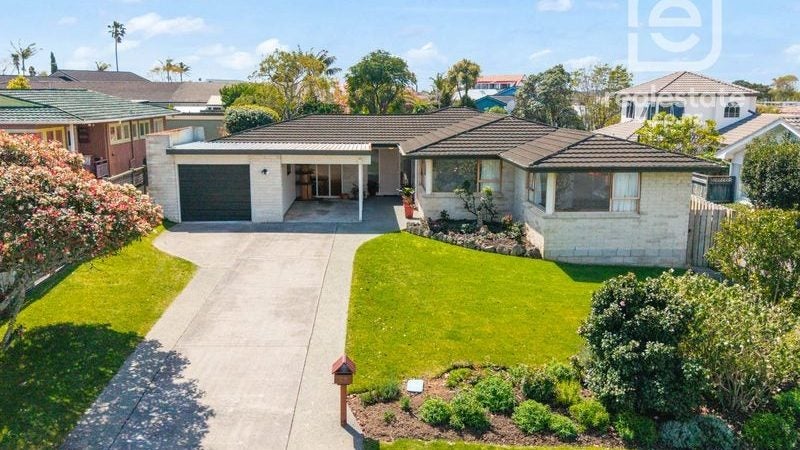 29 Sorrel Crescent, Bucklands Beach, Auckland - Carousel 1