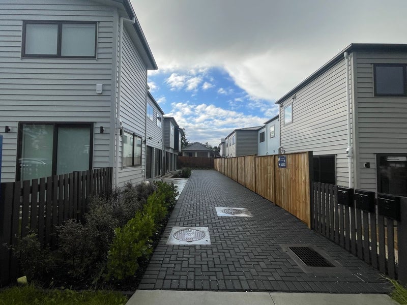 8D Minaret Drive, Bucklands Beach, Auckland - Carousel 13