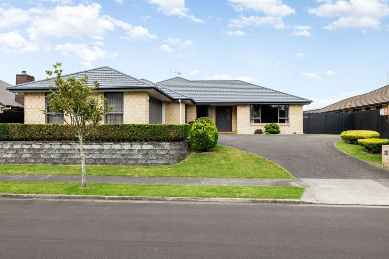 50 Palliser Drive, Huntington, Hamilton - Carousel 1