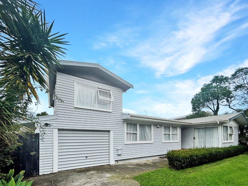 17 Blanes Road, Weymouth, Auckland - Carousel 1