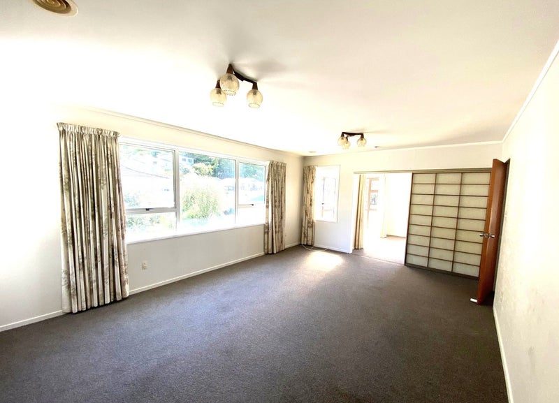 15 Fyvie Avenue, Tawa, Wellington - Carousel 2