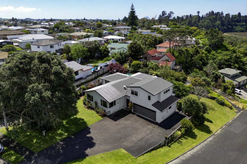 11 Chadwick Road, Greerton, Tauranga - Carousel 29