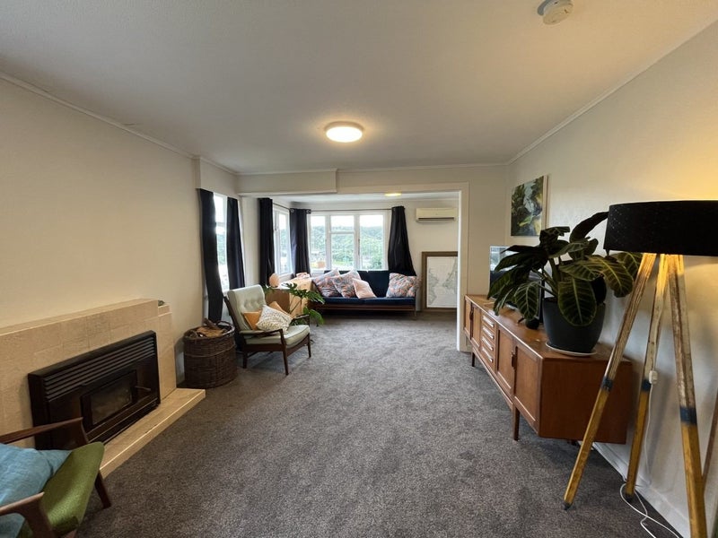 5 Kiriwai Road, Paremata, Porirua - Carousel 1