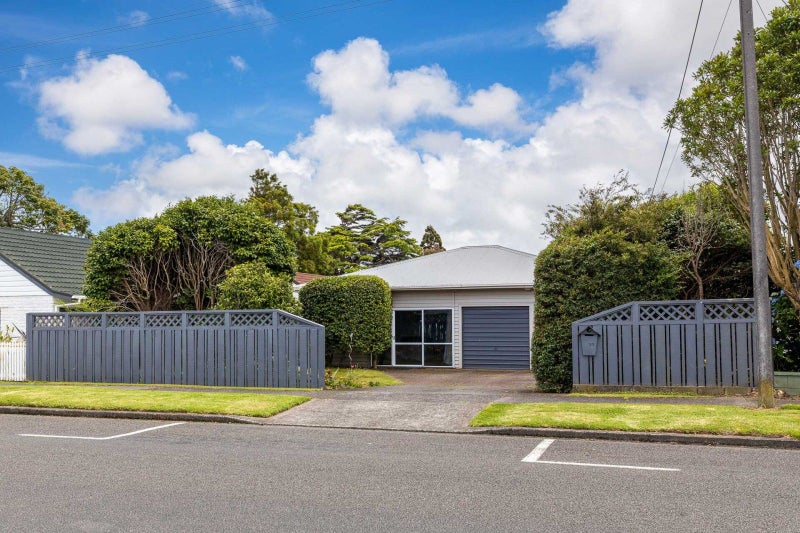 10 Wallath Road, Westown, New Plymouth - Carousel 17