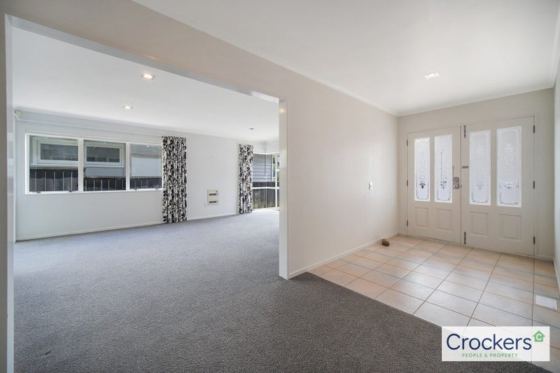 2/21 The Esplanade, Eastern Beach, Auckland - Carousel 2