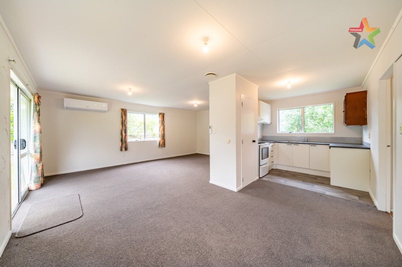 3 Moonstone Grove, Birchville, Upper Hutt - Carousel 2