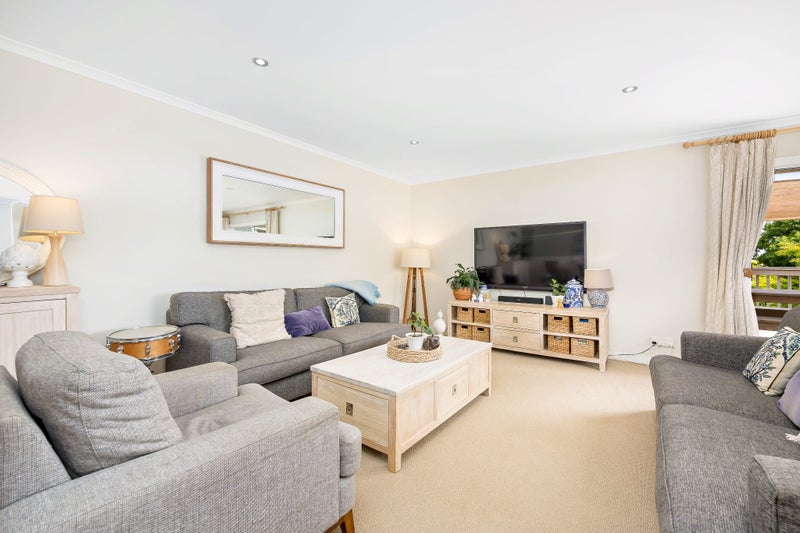 5 Scott Road, Stanmore Bay, Whangaparaoa - Carousel 2