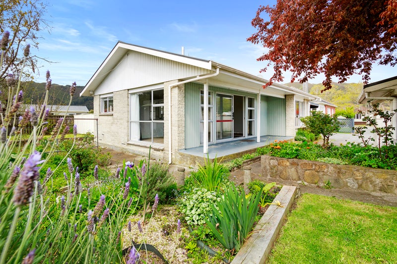 1/37 Bush Street, Naenae, Lower Hutt - Carousel 1