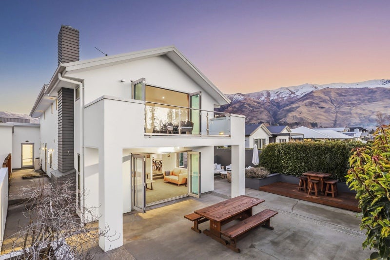 15 Jessies Crescent, Wanaka - Carousel 1