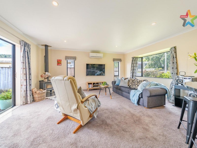 5 Maru Street, Stokes Valley, Lower Hutt - Carousel 2