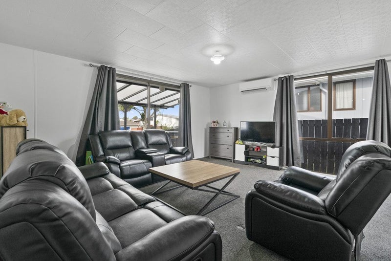 1/62 Othello Drive, Clover Park, Auckland - Carousel 2