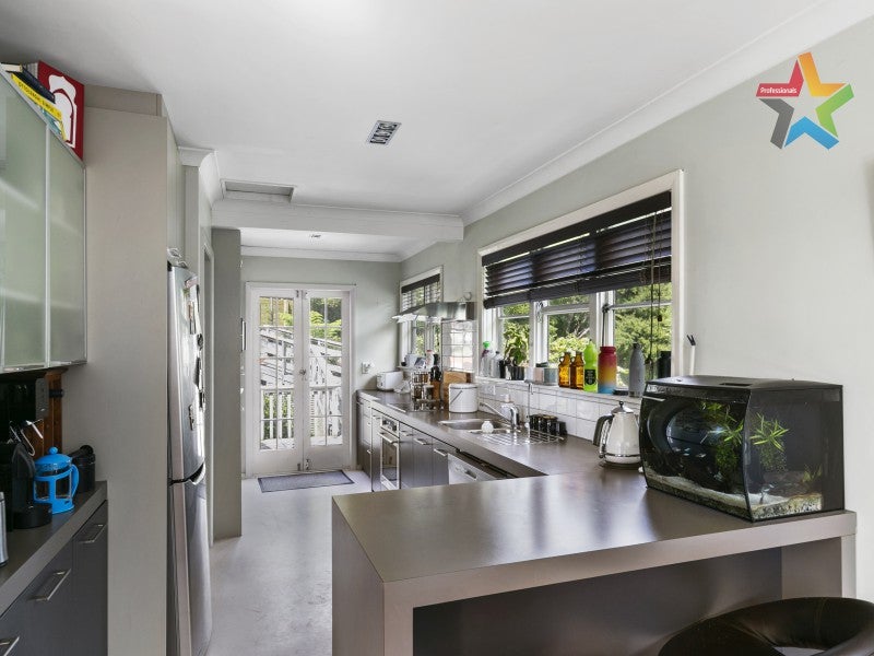 25 Rochester Street, Wilton, Wellington - Carousel 2