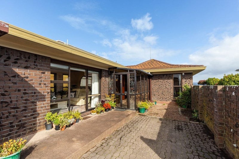 2/1307 Dominion Road Extension, Mount Roskill, Auckland - Carousel 1